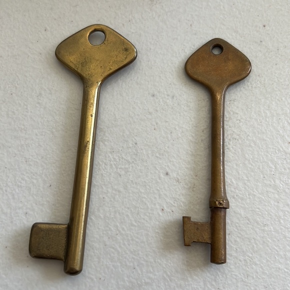 Vintage brass keys - Picture 4 of 7